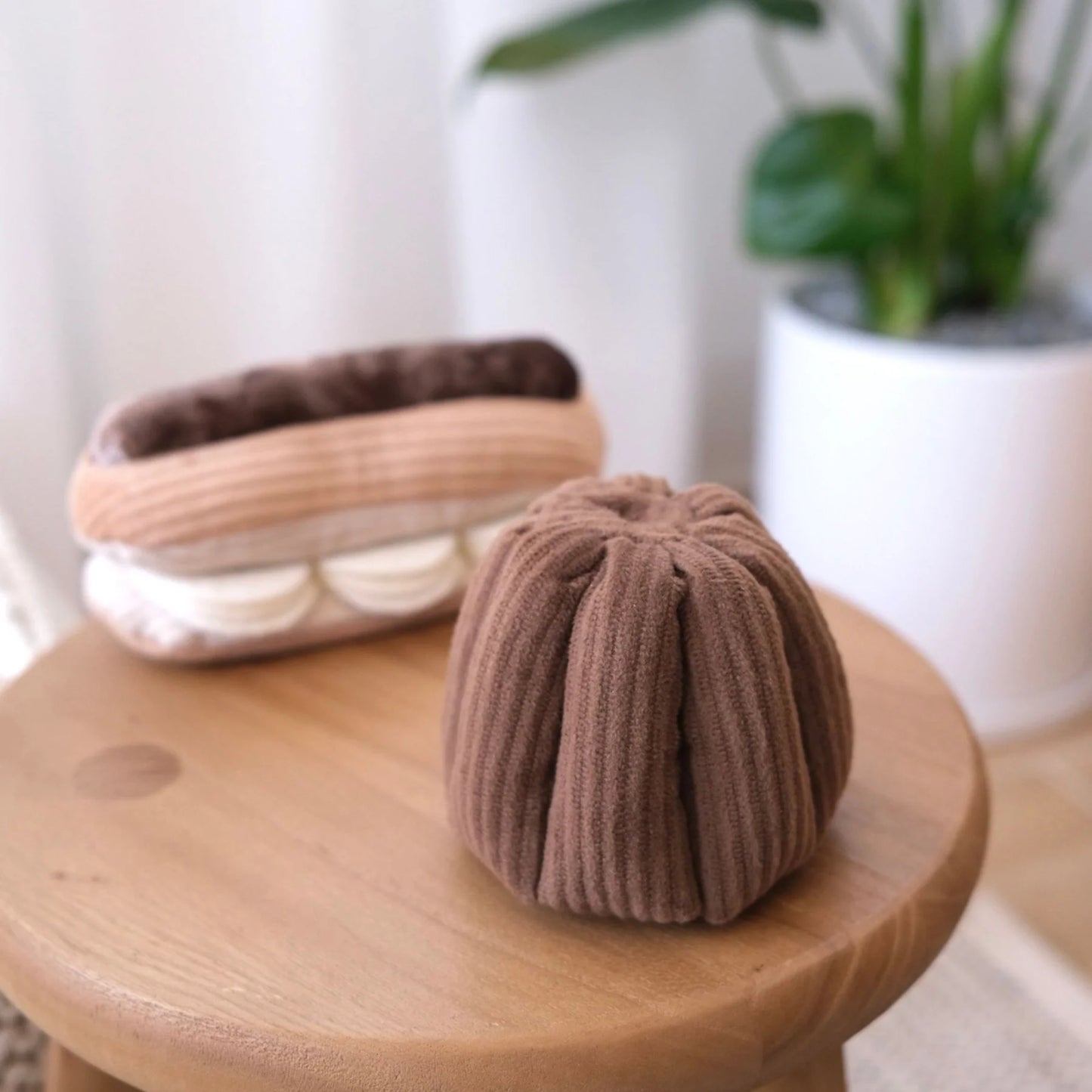 Lambwolf Collective - Canele (10 cm)