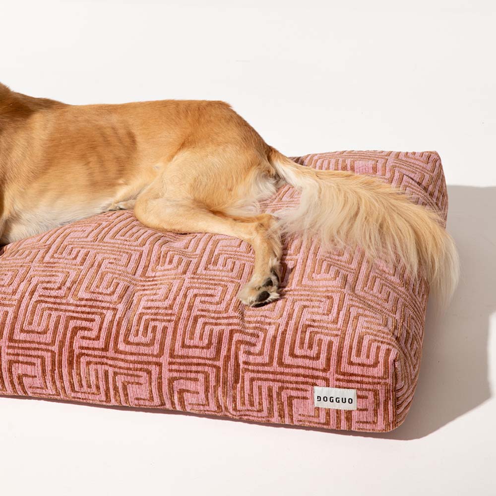 DOGGUO - Maze Dog Bed - Pink/Mocha